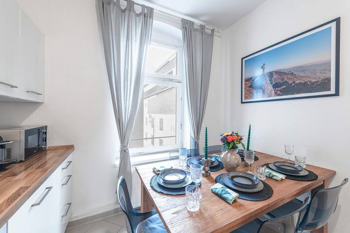 TheRhein, Group&Family flat Mitte, 2BR, 4–6 Guests gallery image 4