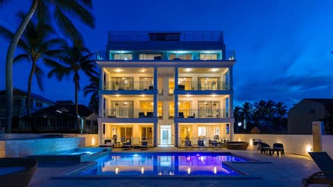 16 Bedroom Entire Oceanfront Hotel on Kite Beach i