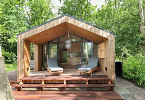 NEW! Hello Zeeland - Watervliet View Lodge