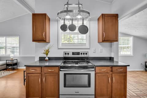 Lounging in Lowndes by OneHometown Getaways