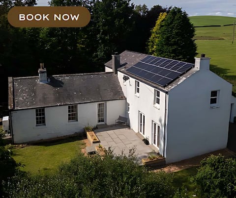 Large country house with garden, sauna, hot tub &