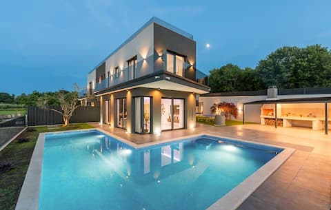 3 bedroom gorgeous home in Sorici