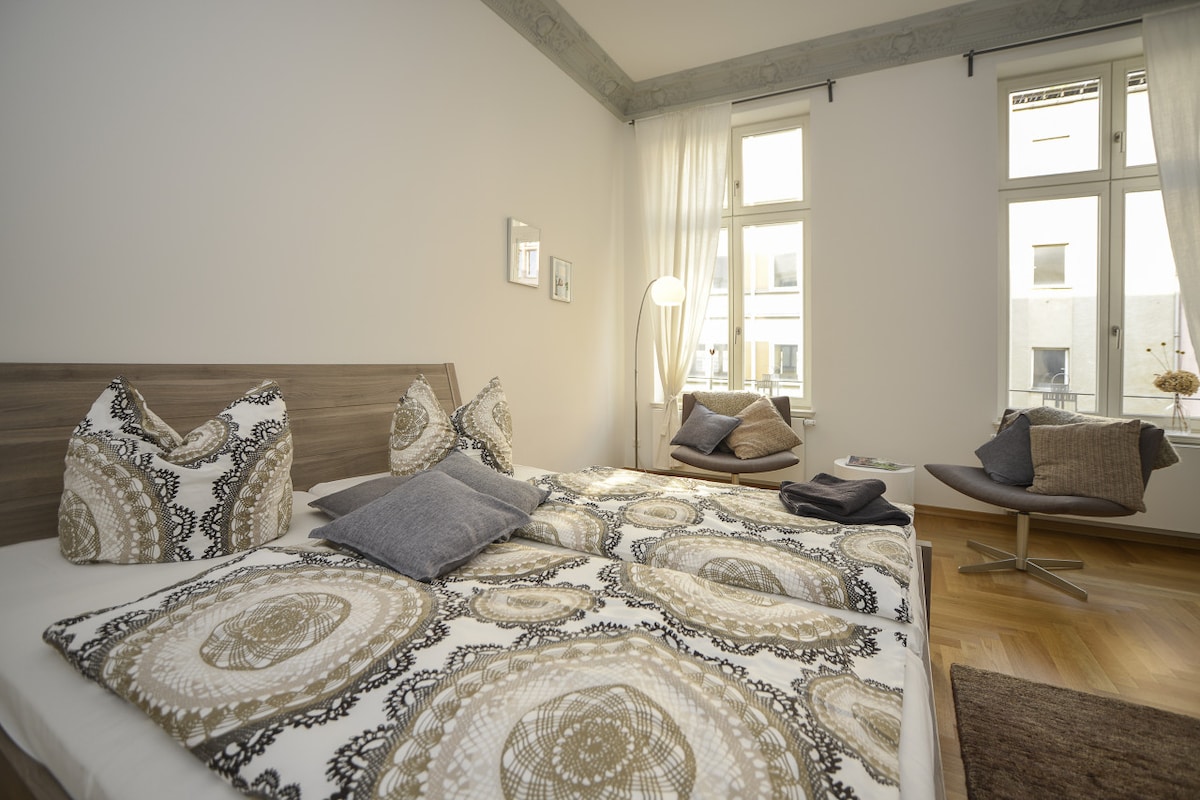 Popular Airbnb listing: Konko big apartment in Zentrum Nord