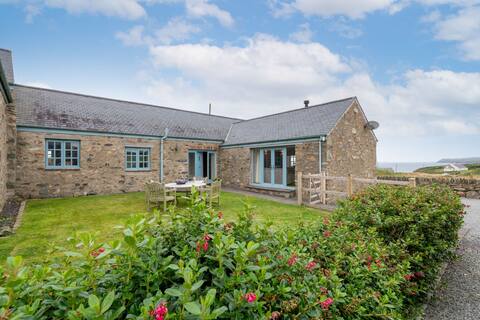No. 9 The Dairy : Pet-Friendly Barn Llanfaethlu