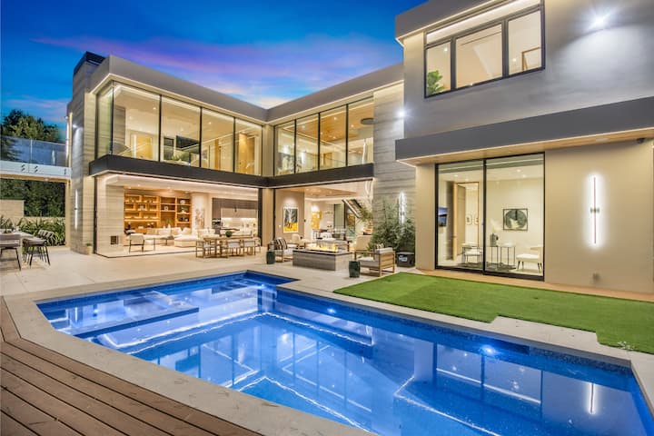 Exquisite Private Oasis in Beverly Hills