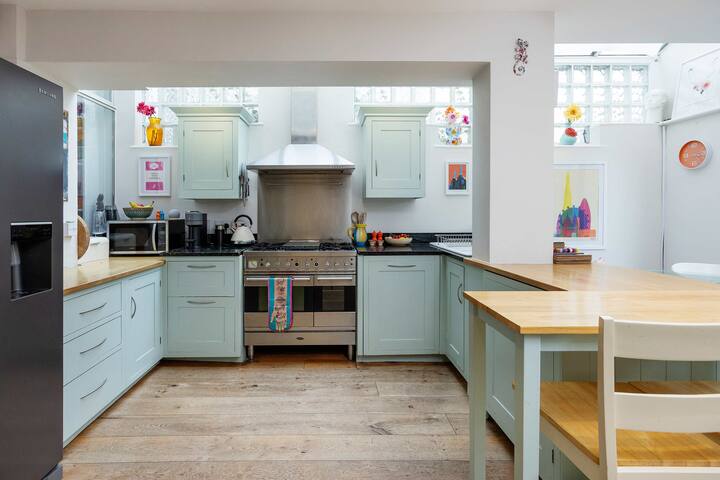 Thames-side Retreat by Veeve gallery image 2