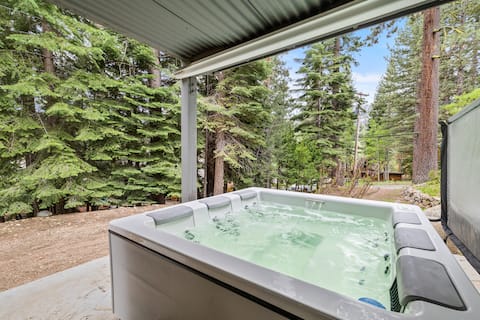 Spacious Home in Olympic Valley, Private Hot Tub!