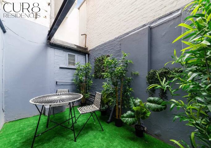 Luxury Chelsea House with Parking gallery image 4