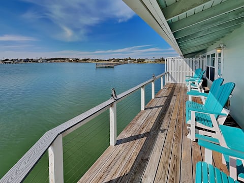 Pelican B'Reef | Access to Pool & Dock