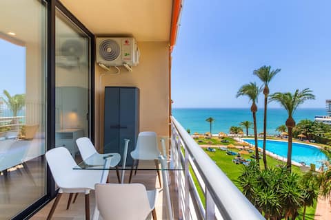 Popular Airbnb listing: Torre de la Roca - Sea View, Pool & Parking, House. in Torremolinos