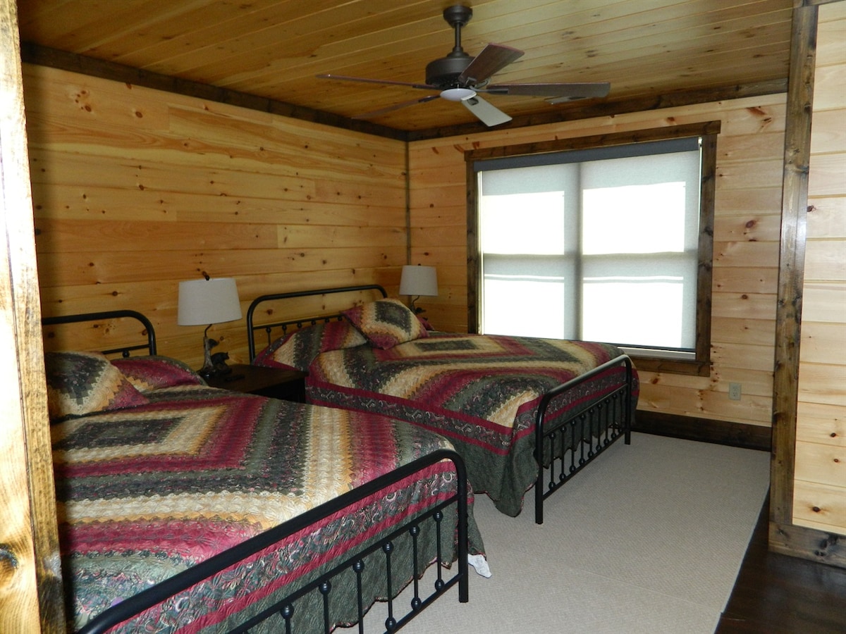 غرفة النوم الثانية مدخل واسع، بدون درجات