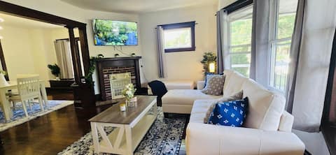 Successful Airbnb property: 2024 Remodeled 2bedroom in West CLE in West Boulevard