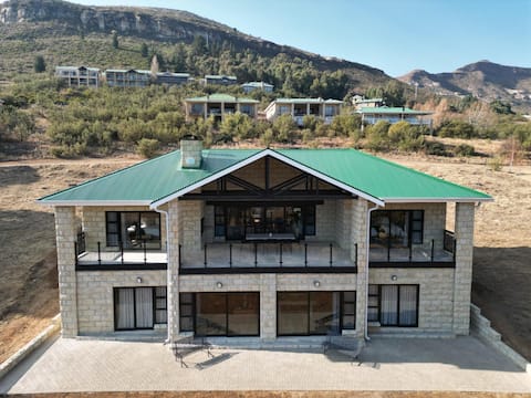 Four-Bedroom Holiday Home