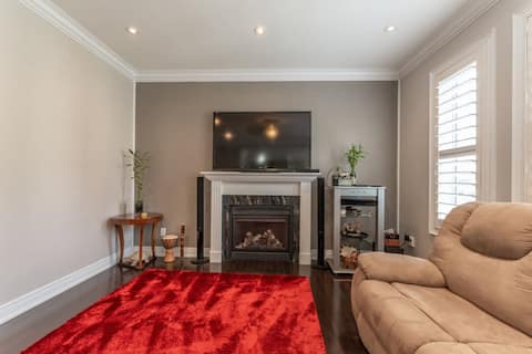Spacious 7BR Home with Private Yard, BBQ & Fast Wi