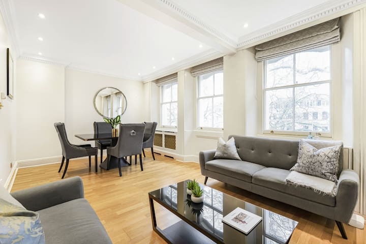 Luxury Knightsbridge Home | Next To Hyde Park gallery image 3