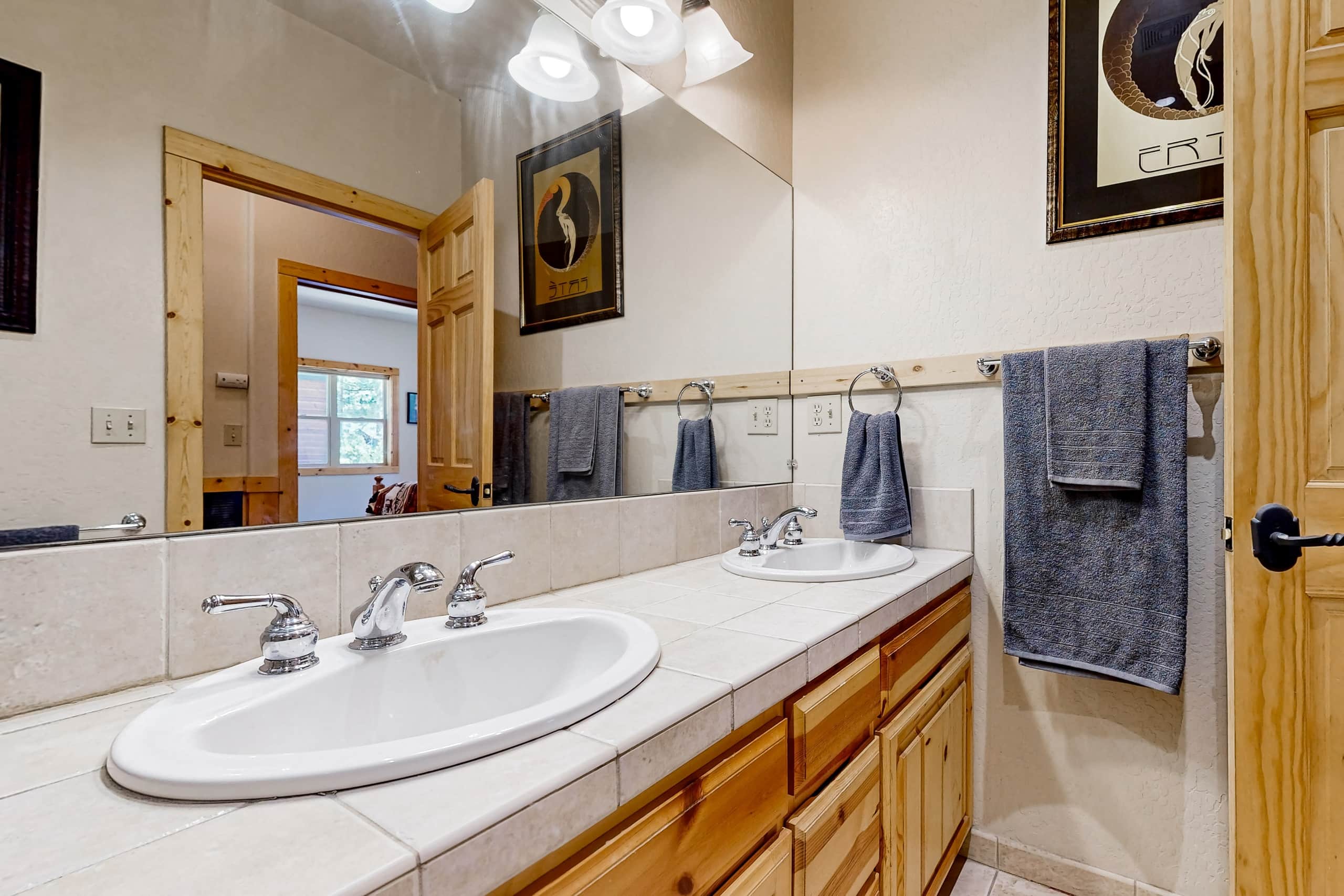Kings Beach Home with Hot Tub & Chef's Kitchen - Photo 20