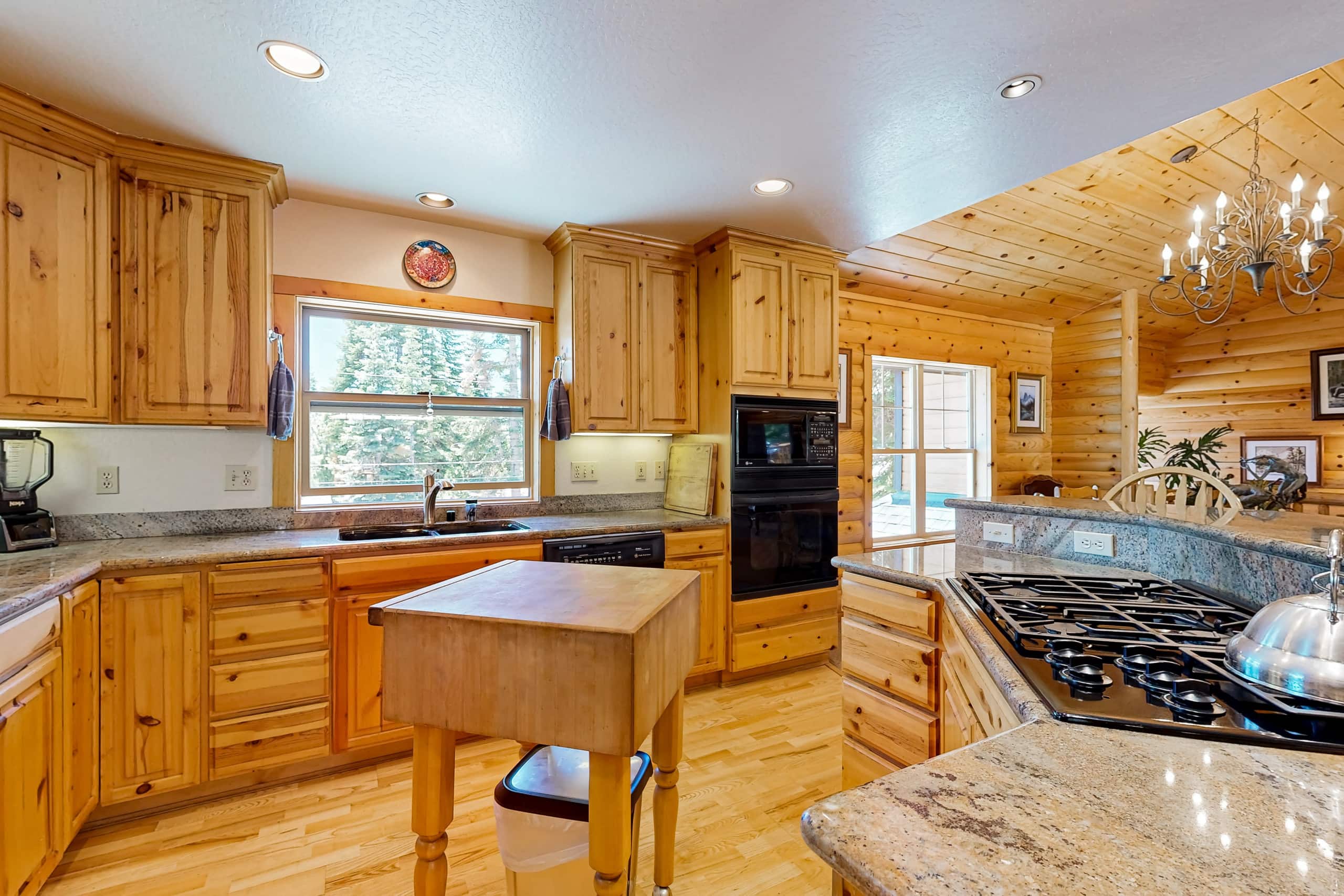 Kings Beach Home with Hot Tub & Chef's Kitchen - Photo 8