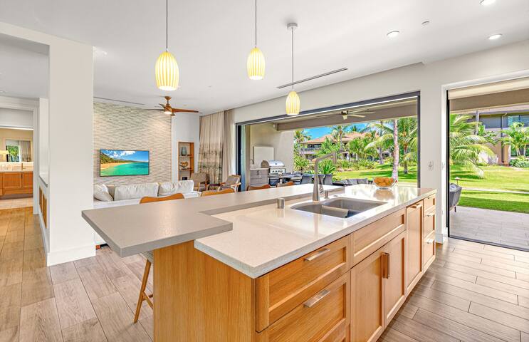 Maui Resort Rentals: Luana Garden Villas 18B gallery image 5