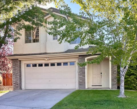 Spacious golf course home.