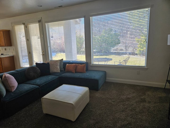 Spacious Golf Course Home. - Willow Beach, New Washoe City