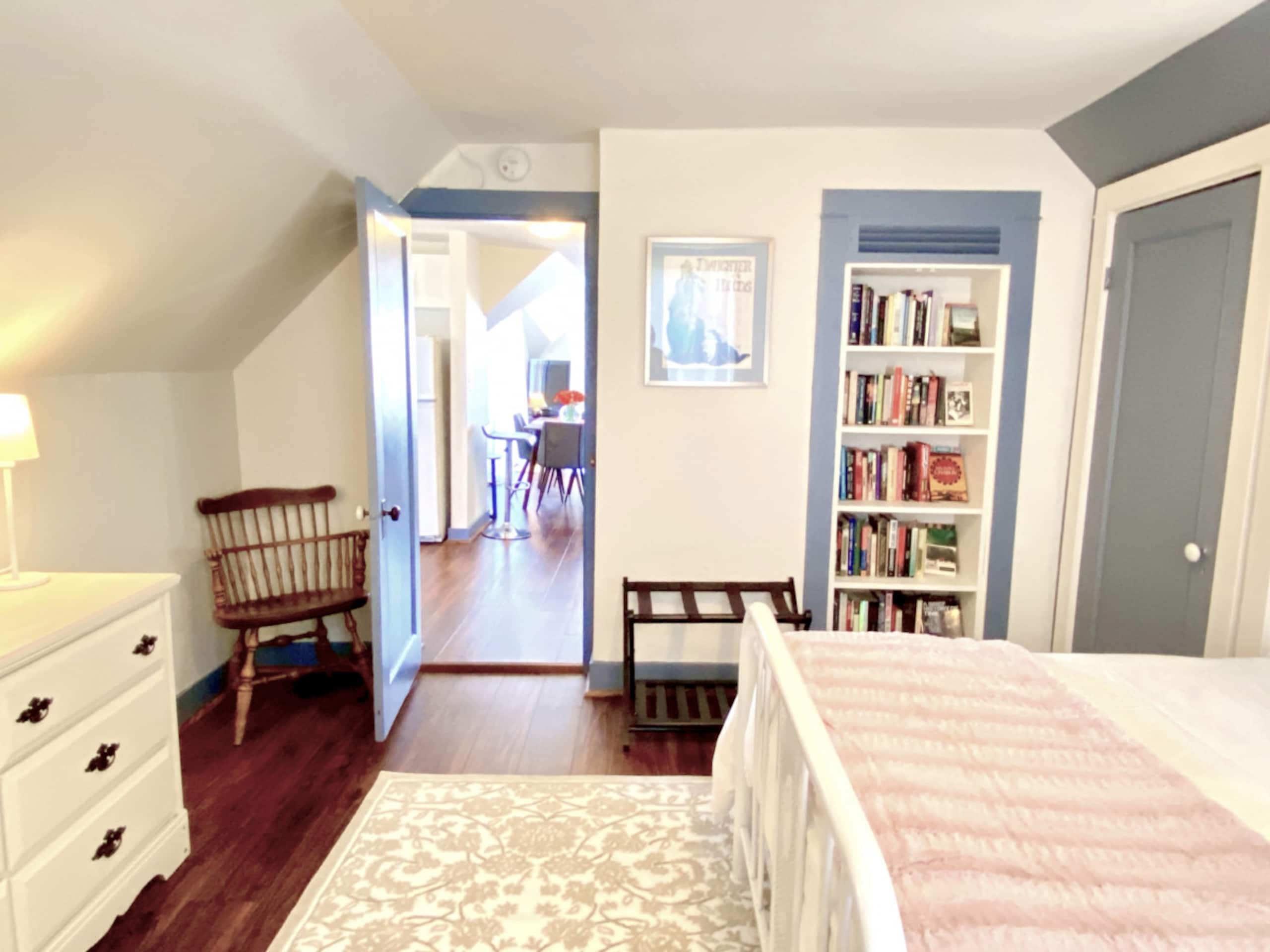 Historic Victorian retreat w/ skyline views - Image 17