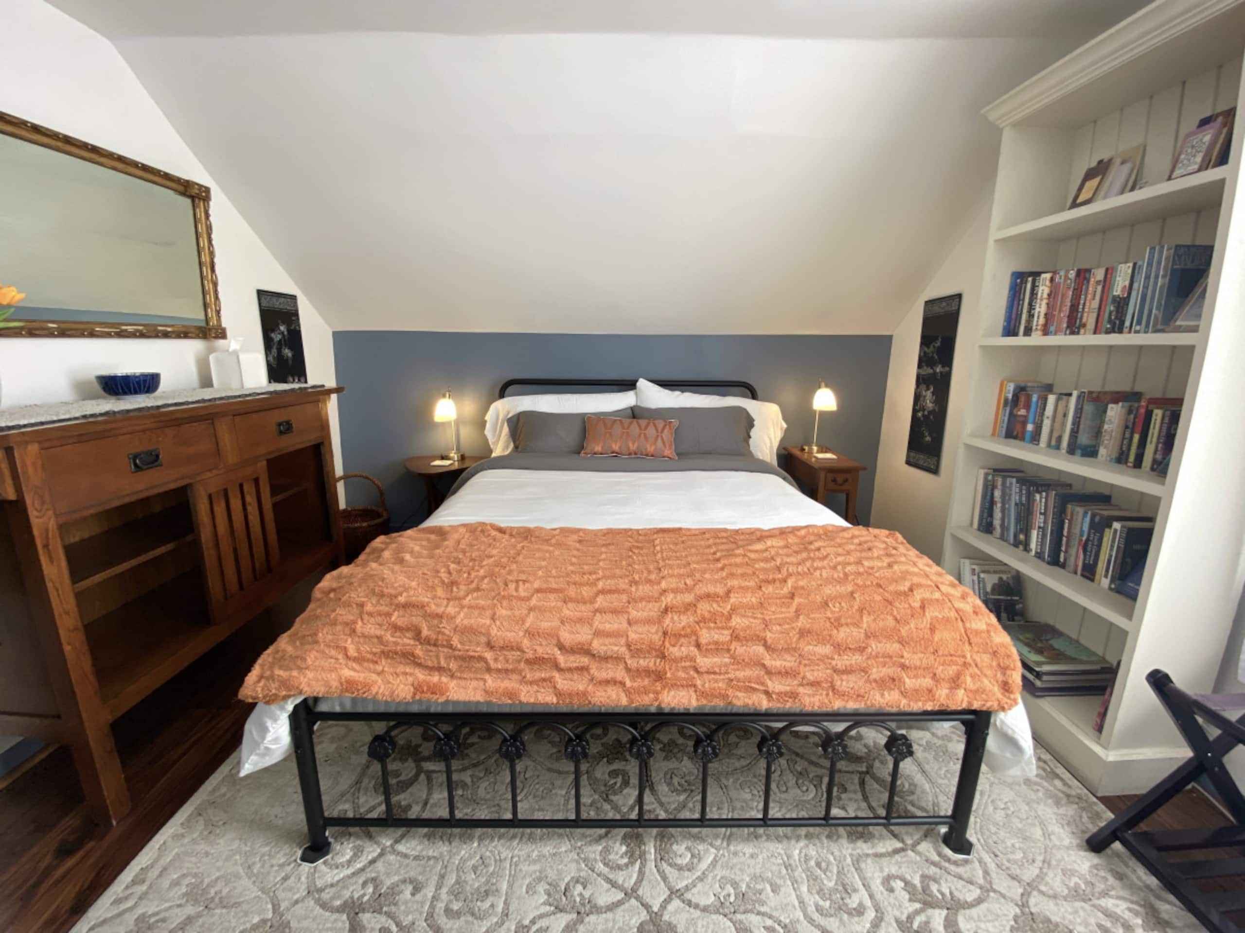 Historic Victorian retreat w/ skyline views - Image 14