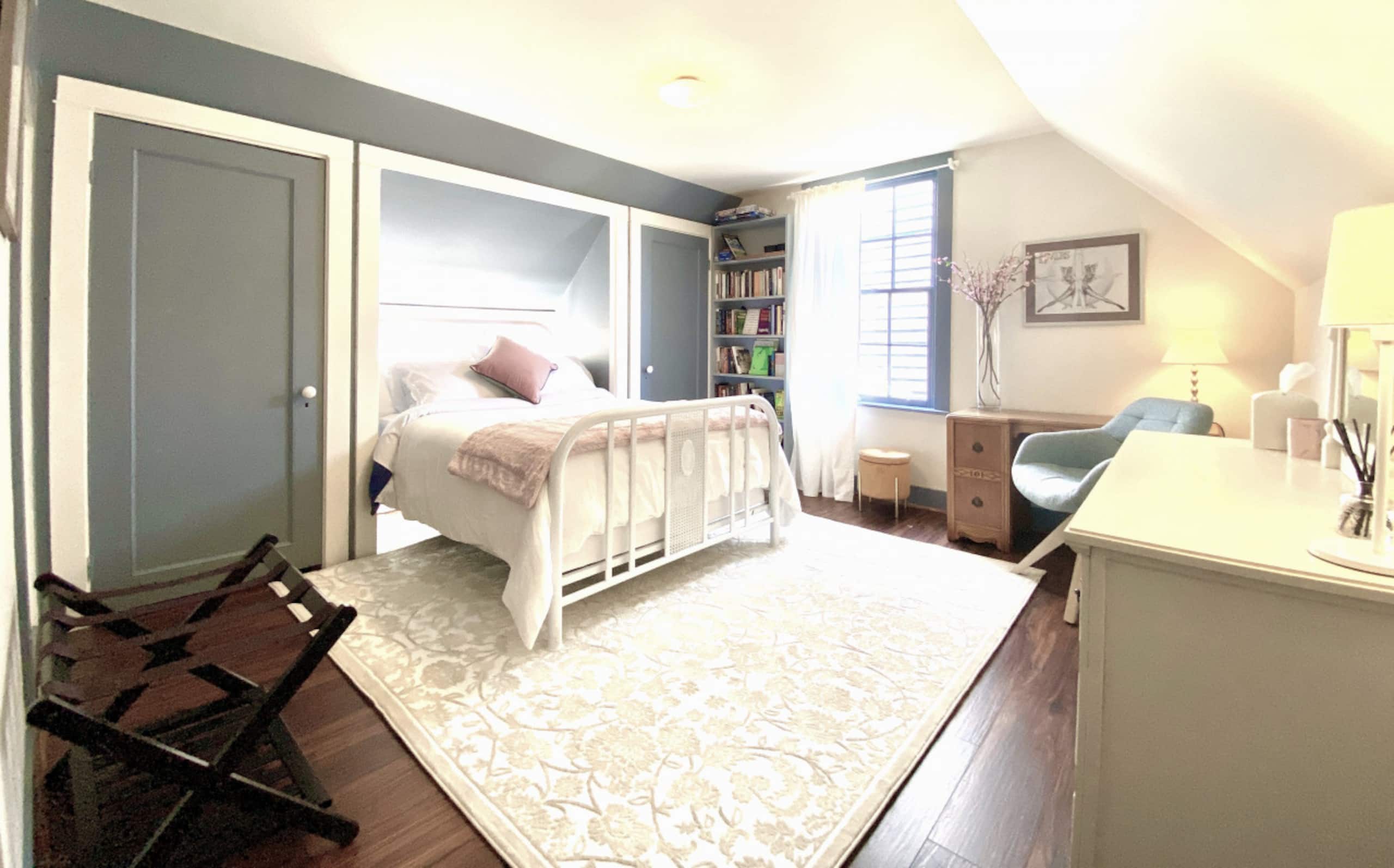 Historic Victorian retreat w/ skyline views - Image 16