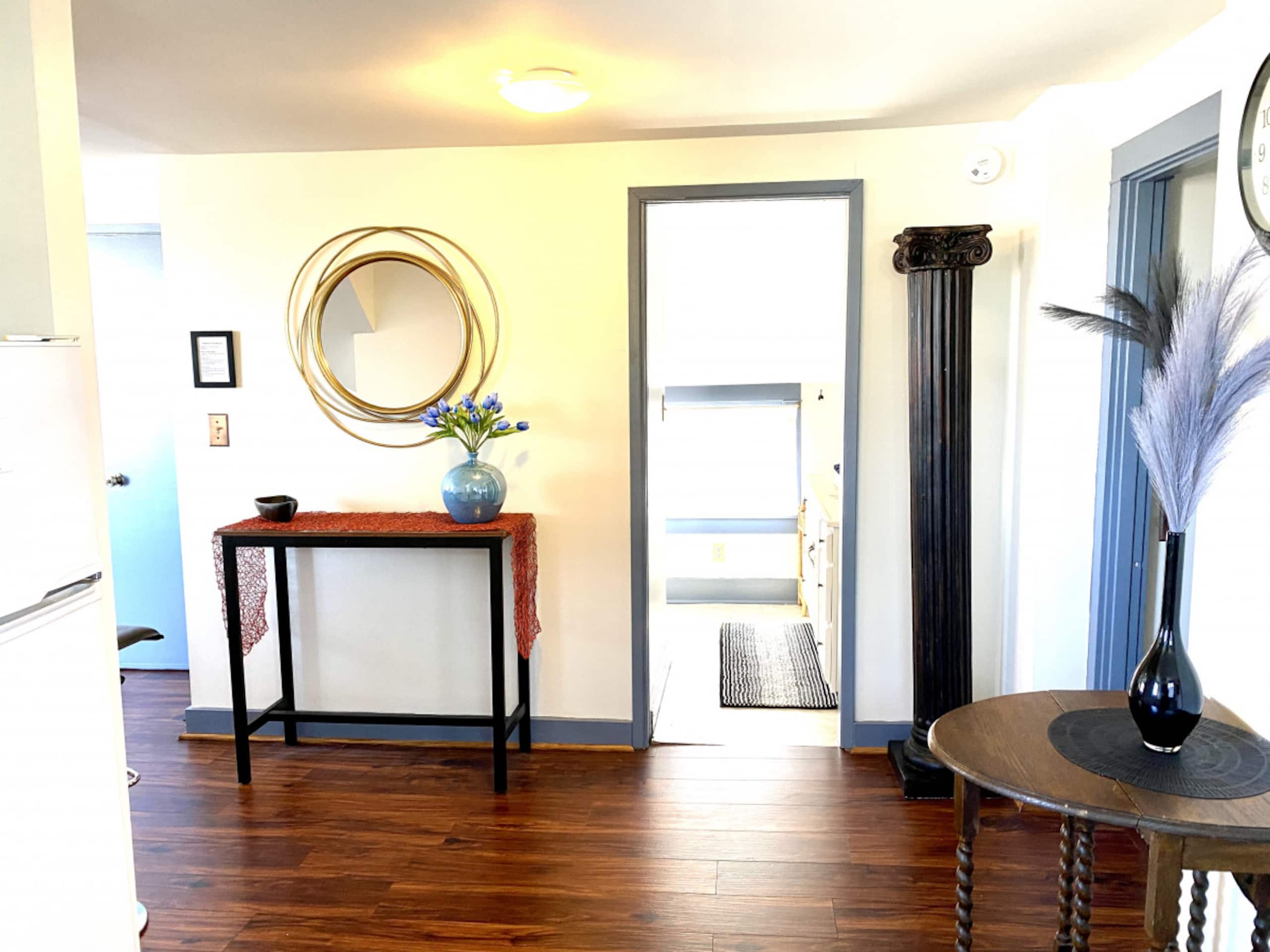 Historic Victorian retreat w/ skyline views - Image 31