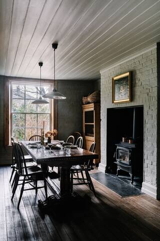 Gorgeous Georgian Beulah House TAS gallery image 5