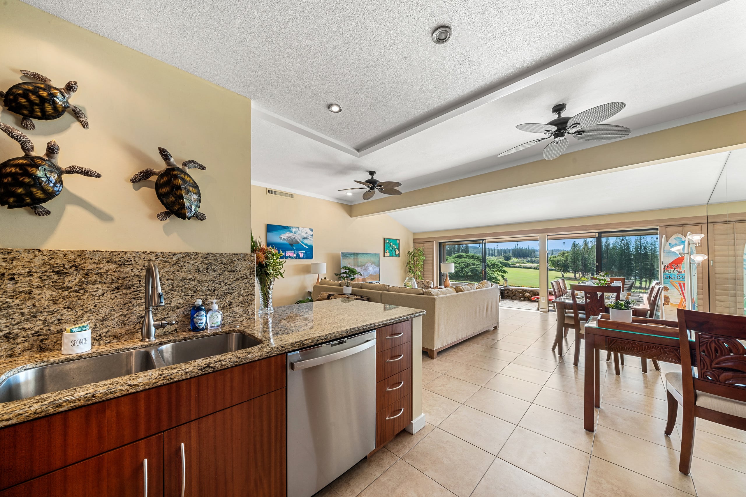 Home in Lahaina · ★4.67 · 2 bedrooms · 5 beds · 2 baths - Image 10
