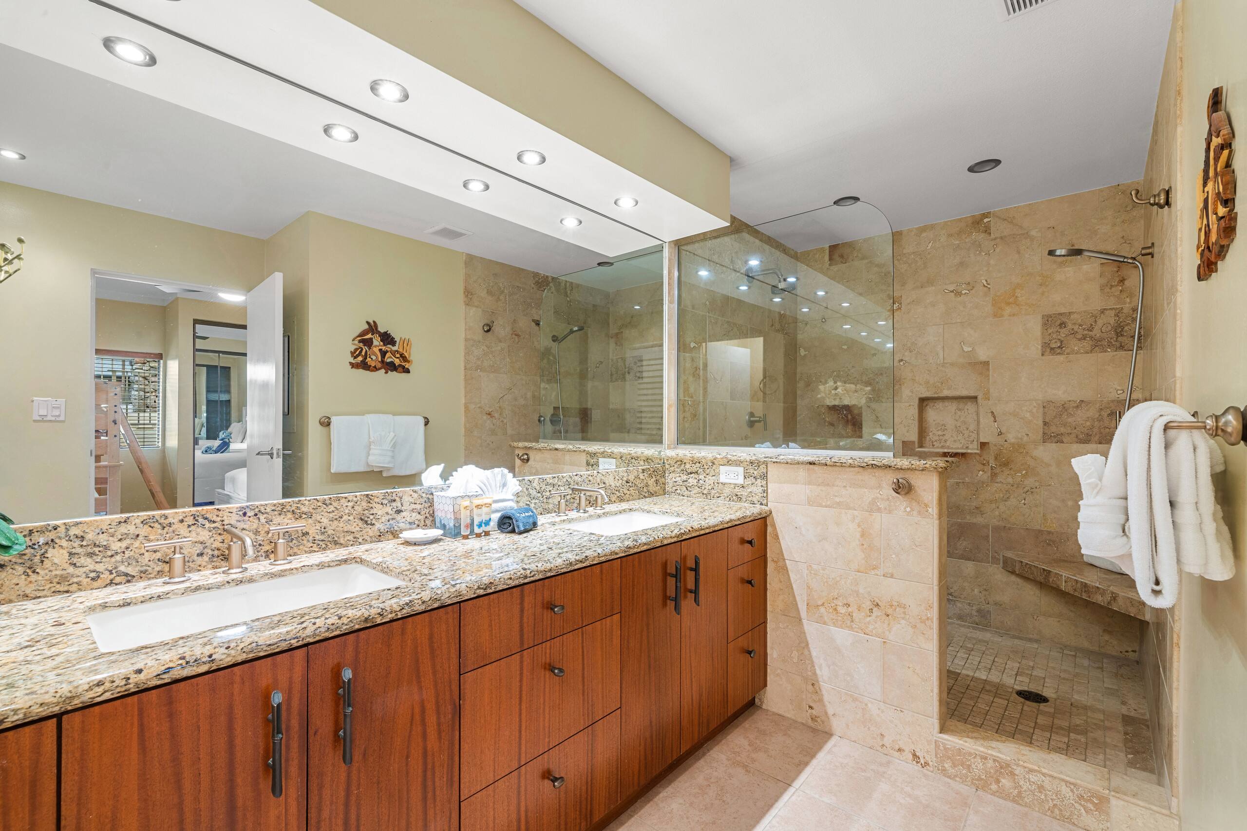 Home in Lahaina · ★4.67 · 2 bedrooms · 5 beds · 2 baths - Image 32