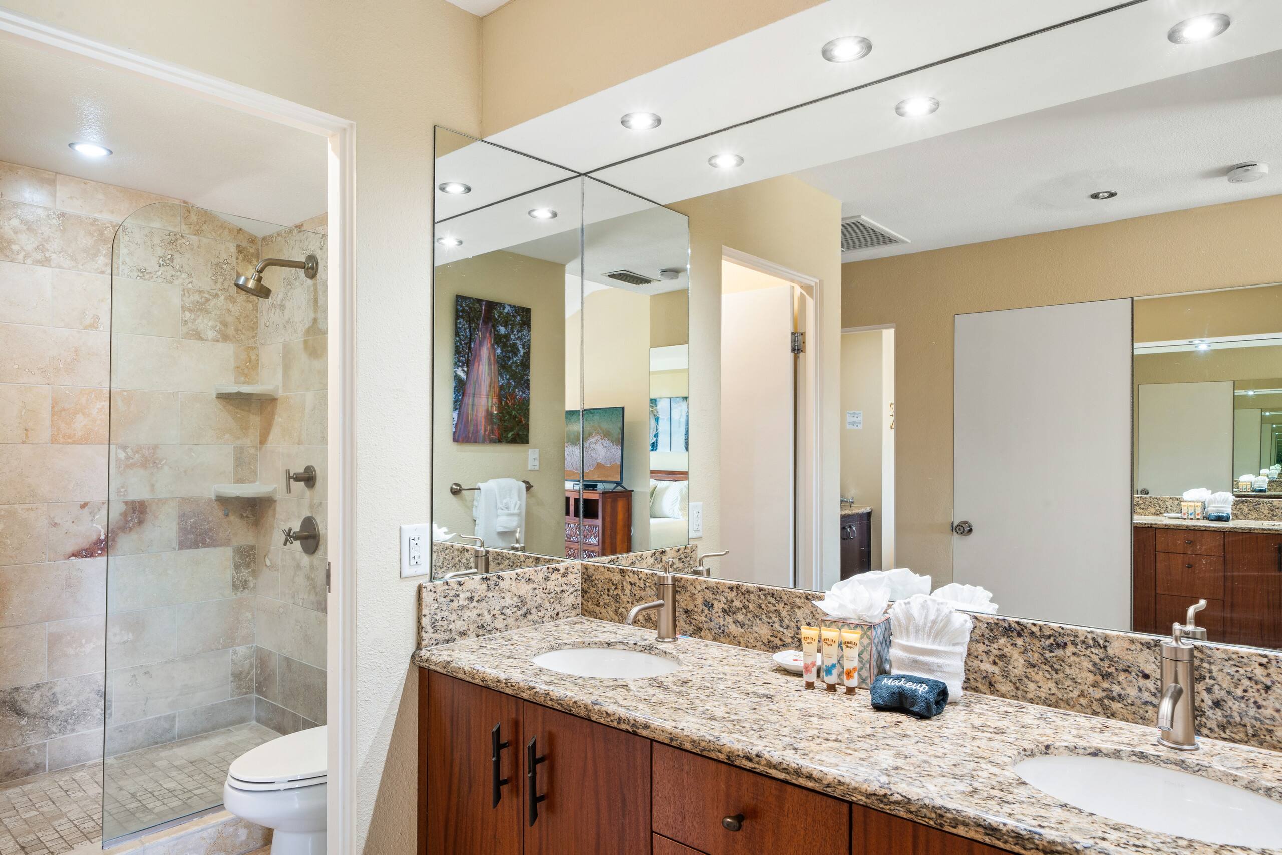 Home in Lahaina · ★4.22 · 4 bedrooms · 8 beds · 4 baths - Image 56