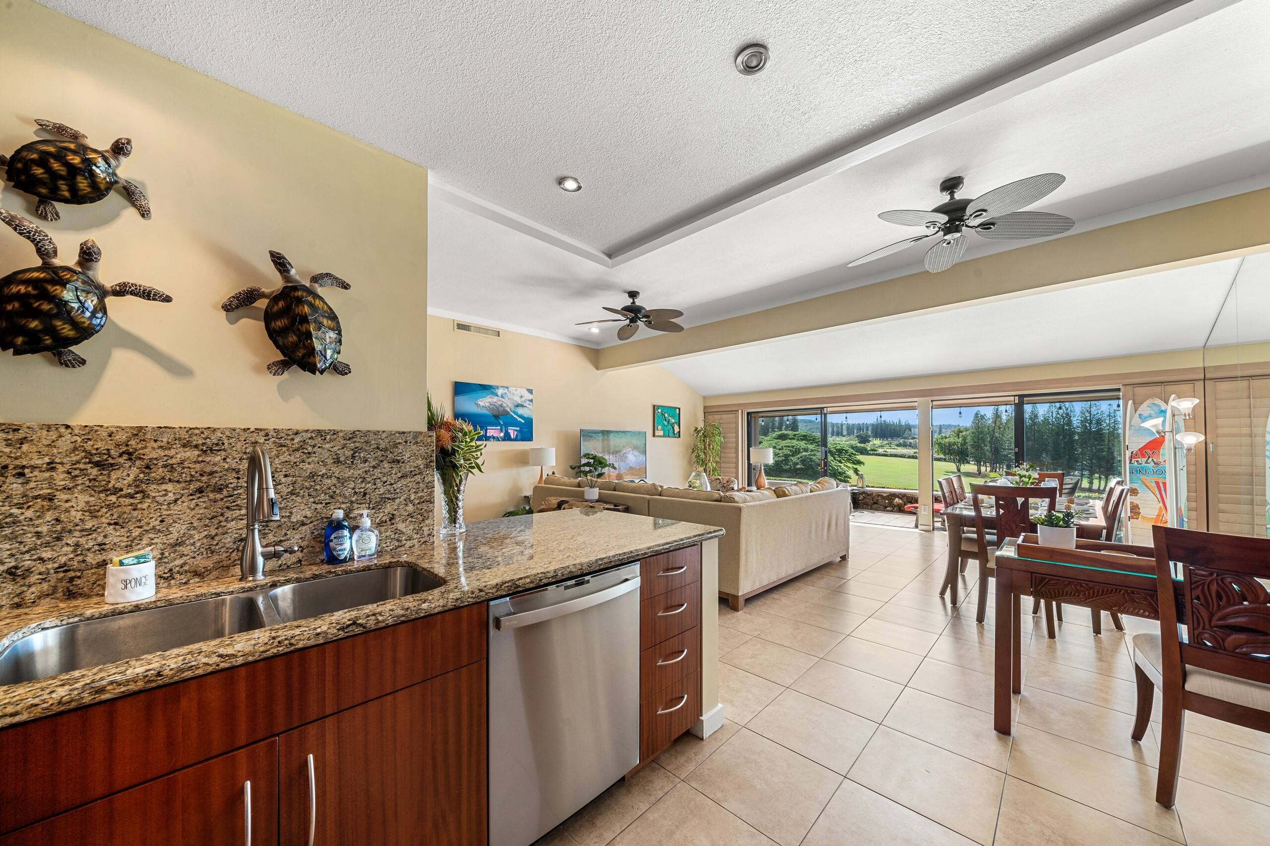 Home in Lahaina · ★4.22 · 4 bedrooms · 8 beds · 4 baths - Image 22