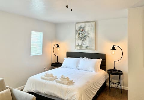 Winter Comfort Haven For 16 I Near Tinker I EC