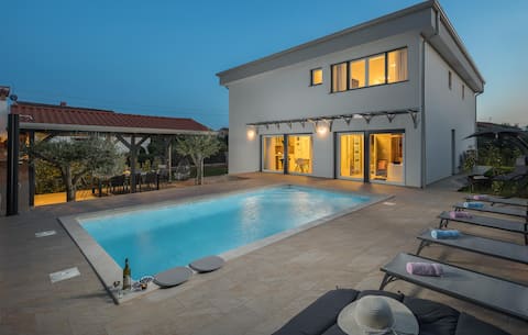 Top Airbnb: Villa Mia in Stranići Kod Nove Vasi