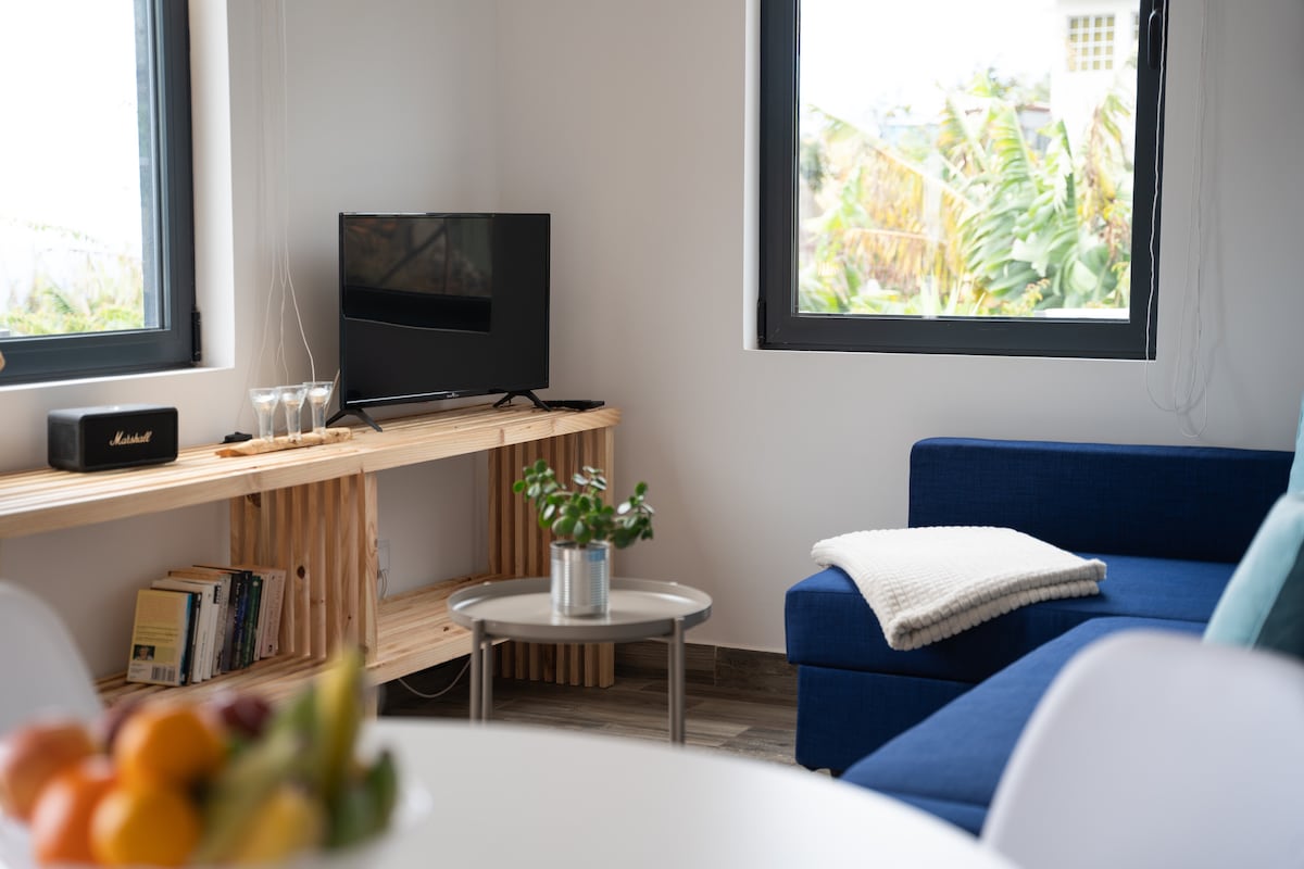 Top Airbnb: Mango Tree Apartment at Casa da Vila in Arco Da Calheta