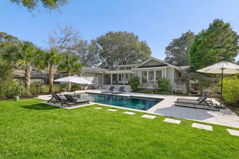 Charming Mt Pleasant Getaway with Pool