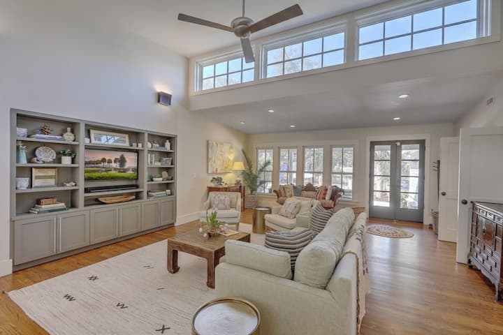 Charming Mt Pleasant Getaway With Heated Pool - Mount Pleasant, SC