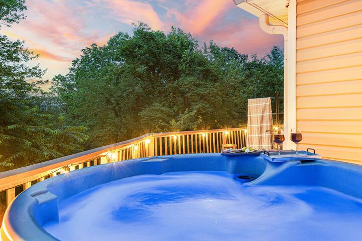 AVL Mountain View River Retreat I Hot Tub I Sauna gallery image 2