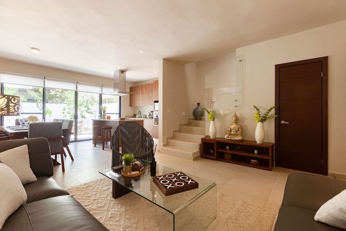 Top Airbnb: NEW Lux Villa|12 min to Beach|Pools|Gym|Playground en Quintana Roo