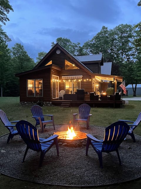 Paradise Acres- Enjoy Fall Foliage Views!