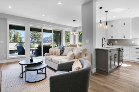 Corner Unit + Water Views & Easy Beach Access.