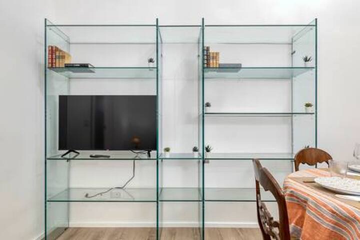 Modernità e Fascino Antico tra le Torri gallery image 4