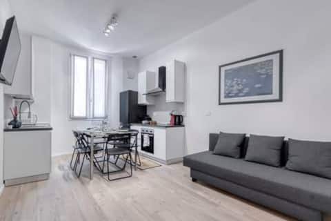 Bright Apartment between the Towers X6 - Fiber Wifi