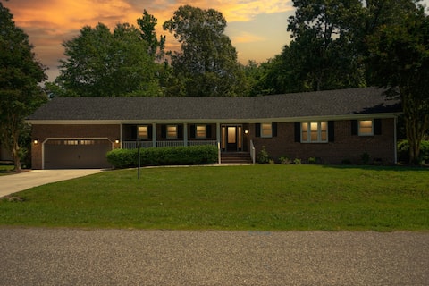 The Clubhouse: Luxury in Albermarle Plantation