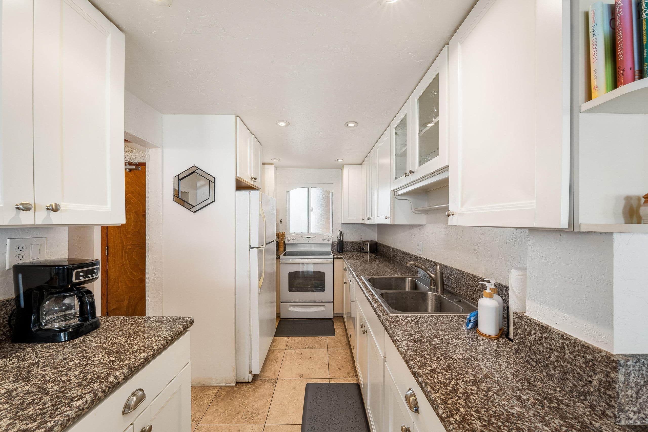 Condo in Kihei · ★4.9 · 2 bedrooms · 3 beds · 2 private baths - Image 44