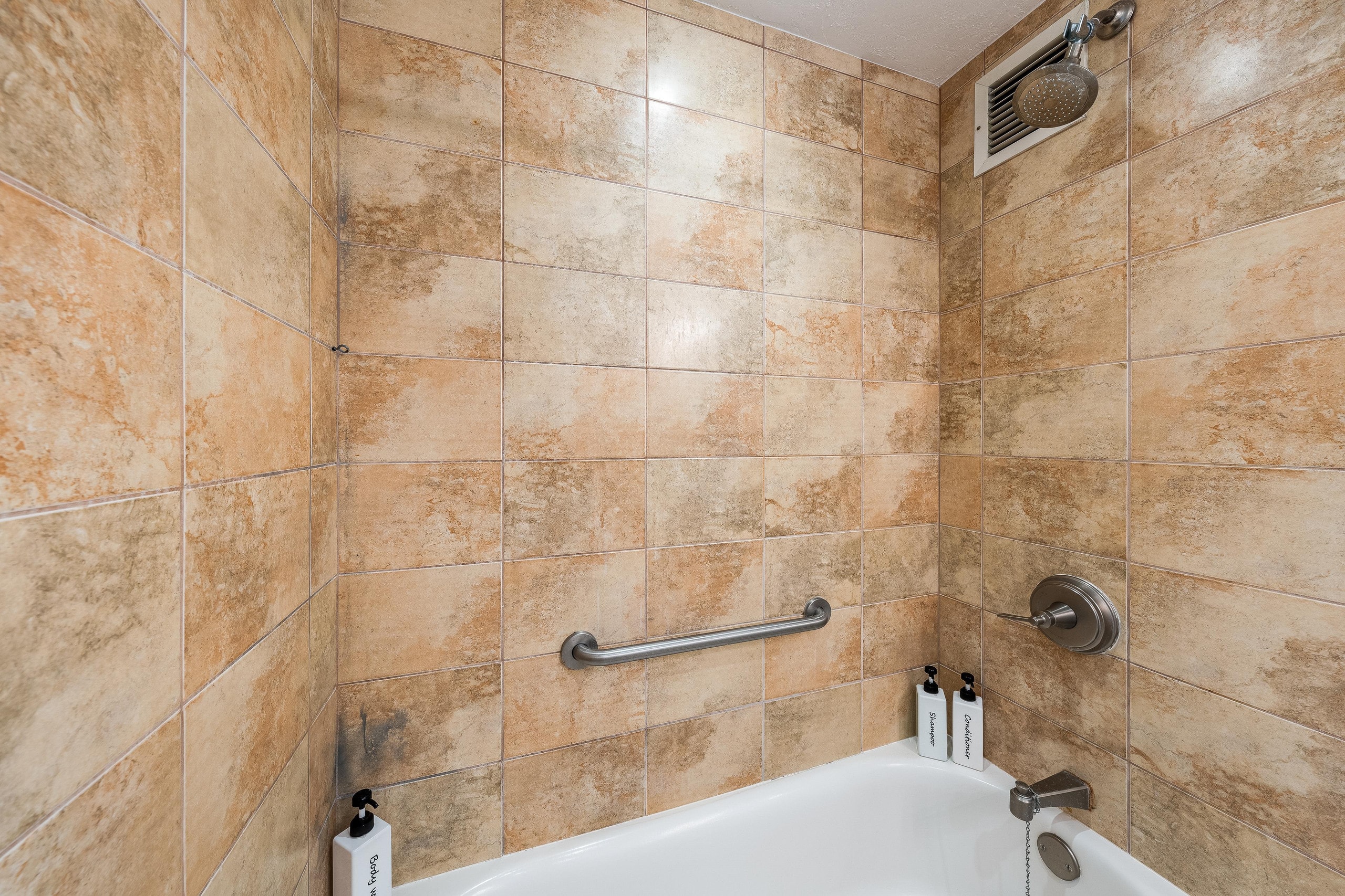 Condo in Kihei · ★4.9 · 2 bedrooms · 3 beds · 2 private baths - Image 13