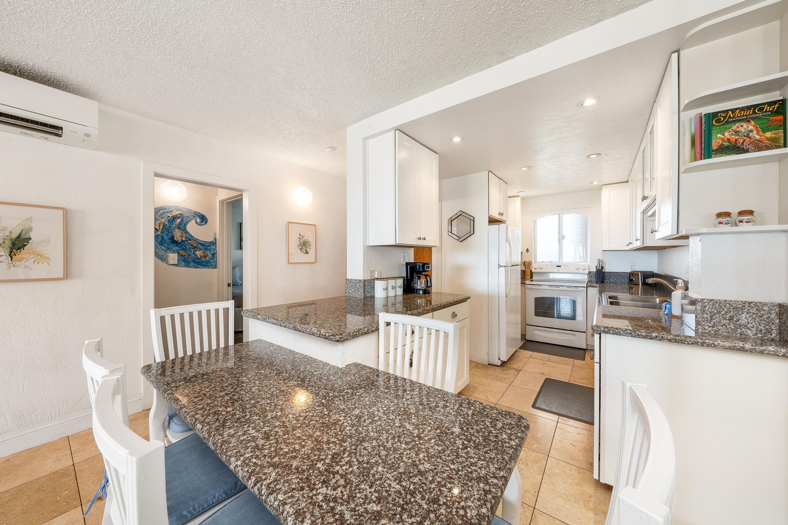 Condo in Kihei · ★4.9 · 2 bedrooms · 3 beds · 2 private baths - Image 43