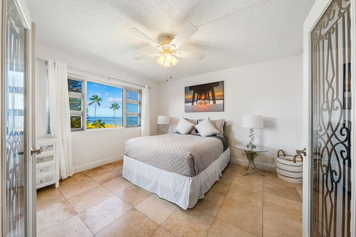 Oceanfront Paradise @ Menehune Shores #526! gallery image 2