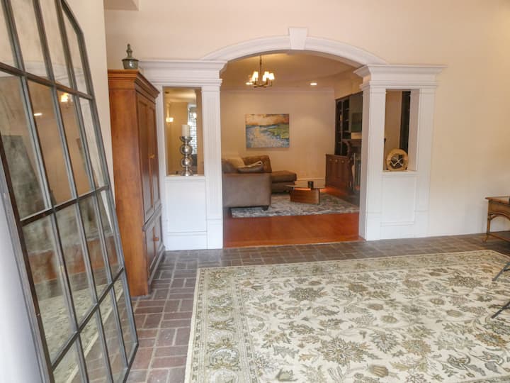 Sebule kutoka Mlango